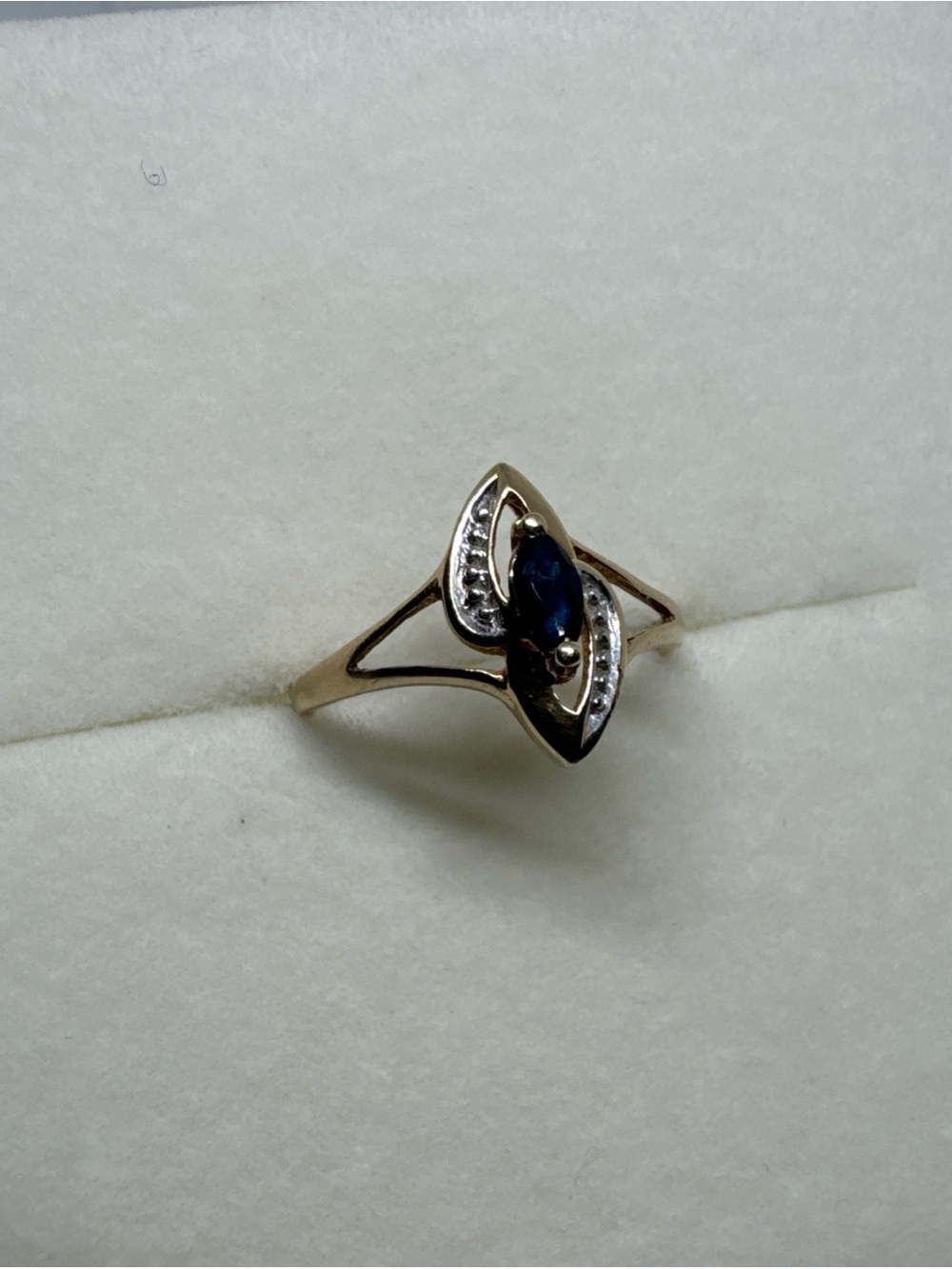 Vintage 10K Solid Yellow White Two Tone Gold Blue Sapphire Size 5.75 Ring Band
